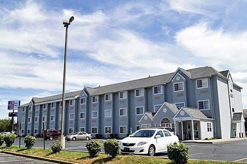 Motel 6 Carmel 2*